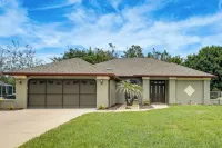Weeki Wachee Retreat: Heated Pool and Fenced Yard - Homestays