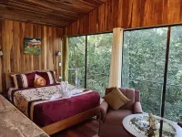 Jungle Living Tree Houses - 2-Star