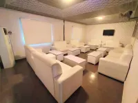 Big Apple Hotels - parking