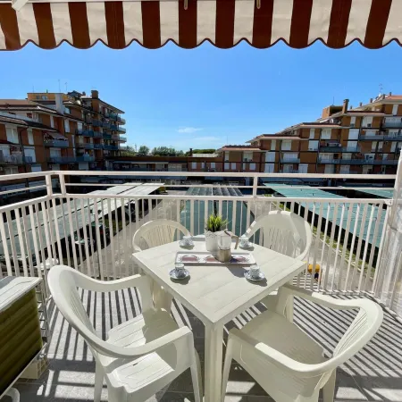 Apartment for Five with Balcony