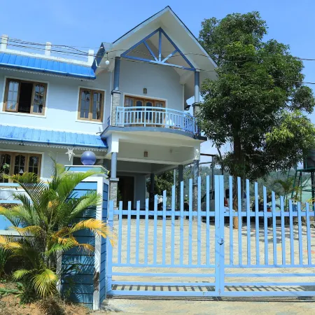 Room-1 Bedroom with Balcony Mountain VIE