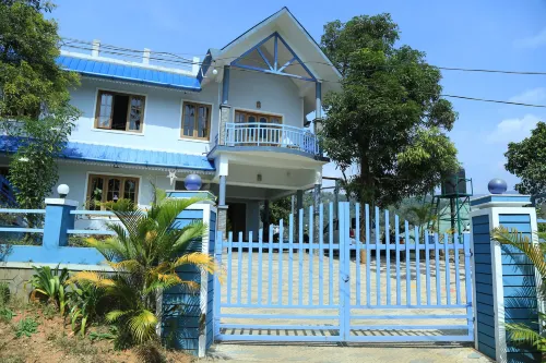 Room-1 Bedroom with Balcony Mountain VIE