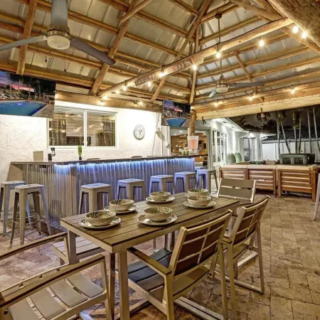 Waterfront With Pool Spa Tiki Bar and 1 Mile to Beach