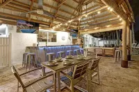 Waterfront With Pool Spa Tiki Bar and 1 Mile to Beach - Jacuzzi