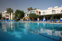 Green Bungalows Hotel Apartments - Pools
