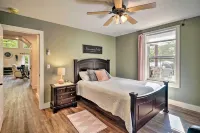 Hot Tub, Grill & Mtn Views! Benezette Cabin - parking