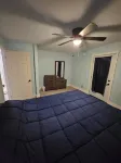 Howland House King bed Seconds from I-95 - homestay