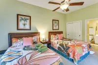 5 Mi to Old Town Bluffton: Cottage w/ Patio - parking