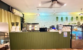 Pakpon Cafe and Bed