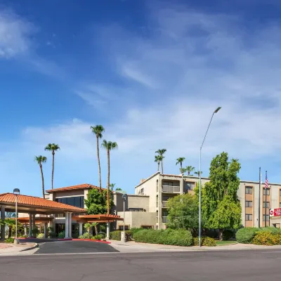Best Western Plus Scottsdale Thunderbird Suites Hotels near Orange Tree Golf Course
