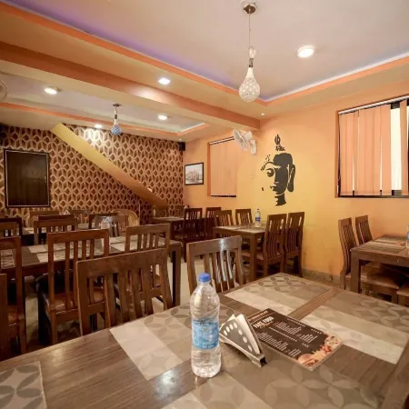 Hotel Uddhav Palace