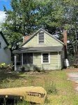 Sweet vintage cottage on Mountain View Lake, 2024 updates, next to Lake Sunapee - Wifi