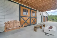 黑鷹娛樂場區帶馬廄的原始小屋 - Wi-Fi