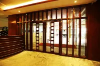 Royal Beach Resort - parkir