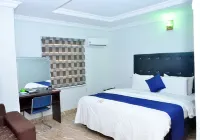 Luxurious Awoyaya Apartment With Private Pool and Garden - Condos