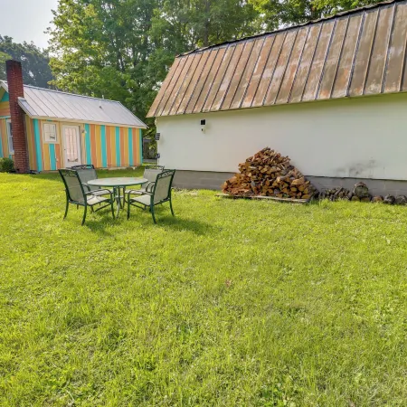 Fire Pit, Gas Grill! Bright Cottage By Devils Lake