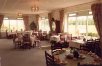 Hotel Sportsbar & Brasserie Dorhout Mees - sarapan