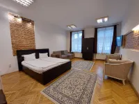 Main Square Apartments & More - homestay