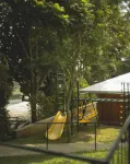Blackbird Hotel - parkir