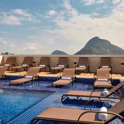 Courtyard Rio de Janeiro Barra da Tijuca Hoteles cerca de Estadio Jeunesse Arena