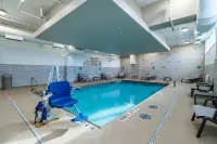 Courtyard Burlington - Swimmingpools