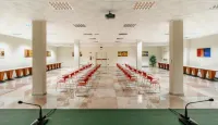 โรงแรมริโวลี - ที่มีที่จอดรถ