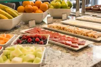 AC Hotel Boston Cleveland Circle - breakfast