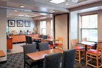 TownePlace Suites Minneapolis Downtown/North Loop - Pools