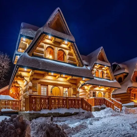 Two-story Mountain-style House, Sauna, Jacuzzi