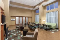 Hampton Inn & Suites Greenfield - parking