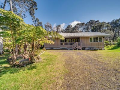 Rainforest Retreat w/ Hot Tub: Mins to Nat'l Park!