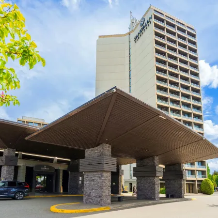 Sandman Signature Vancouver Airport Hotel & Resort