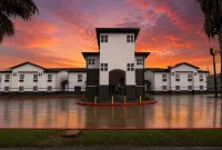 Super 8 by Wyndham Brenham TX - Pet friendly