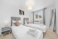 Sleek 2BR Edinburgh Near Murrayfield Sleeps 4 Hotels in Slateford