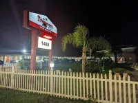 Travelers Inn - Clearwater - Motels