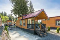 Rainforest Tiny Home Retreat: Nordic - Boutique