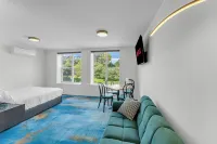 Plush Hotel Hôtels à : East York-The Beach