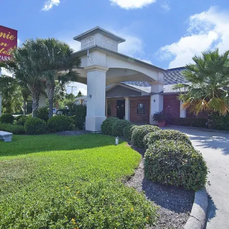 Winnie Inn Suites & RV Park
