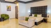 Avian Court Hotel - 4-Star