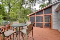 Modern Home w/ Yard + Deck, 1 Mi to Clemson U! - 3-Star