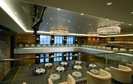 Maritim Hotel Düsseldorf Отели рядом с достопримечательностью «Императорский дворец в Кайзерсверте»