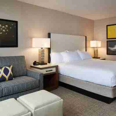 DoubleTree by Hilton Fresno Convention Center Rooms