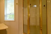 Snowline Cabin #13 - An Architectural Gem! Pet Friendly and Free Wi-fi!