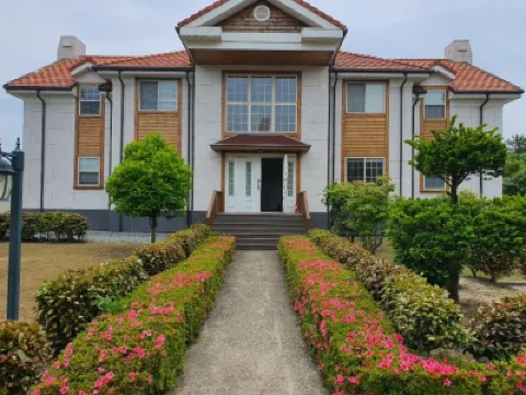 Jeju Pampas Pension エコランド済州島周辺のホテル