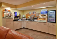 Holiday Inn Express & Suites ST. Louis West - Fenton Hotels in Eureka