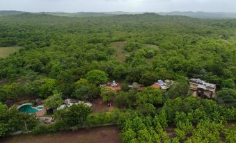 Maneland Jungle Lodge.
