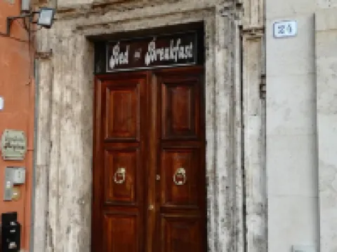 Regina Bed and Breakfast Hotels near Hadrian's Villa