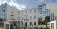 Mercure Arles Centre Arènes Hotels near L'espace Van Gogh