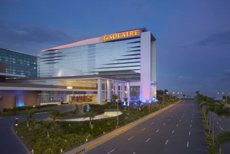 Solaire Resort Entertainment City Отели рядом с достопримечательностью «Arista Place»