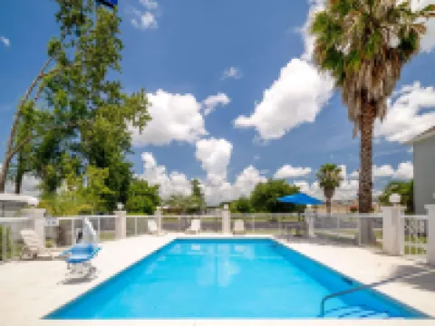 Microtel Inn & Suites by Wyndham Pooler/Savannah Hotels in Pooler